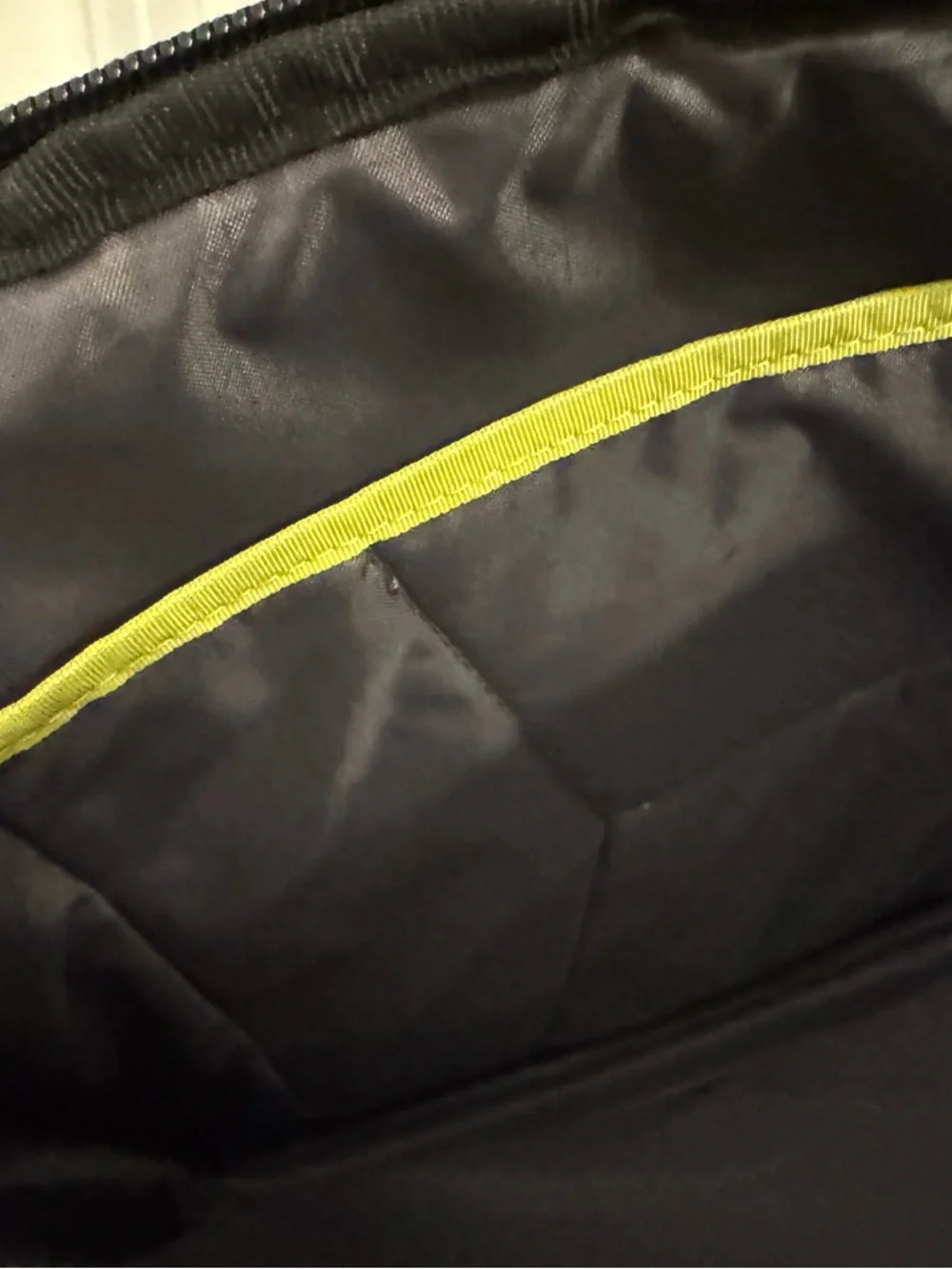 Thule Black Laptop Messenger Bag with Shoulder Strap